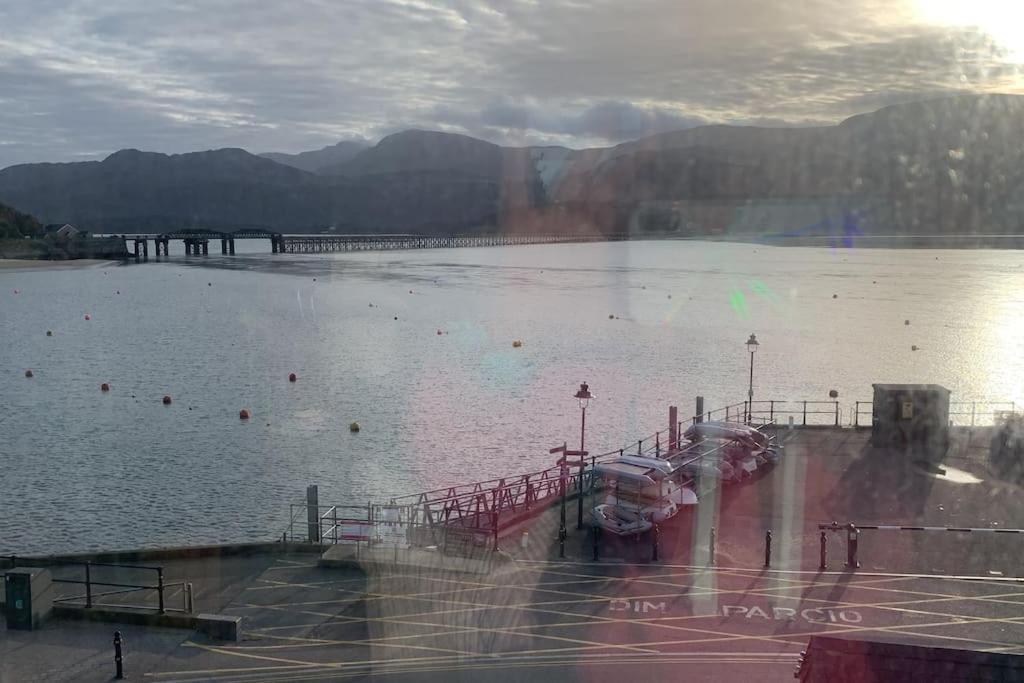 Harbourside 2 Bed Apartment, Barmouth Bridge Views 외부 사진
